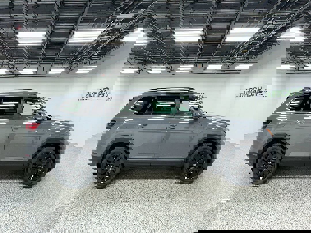 2026 Volkswagen Atlas SE Technology photo 3