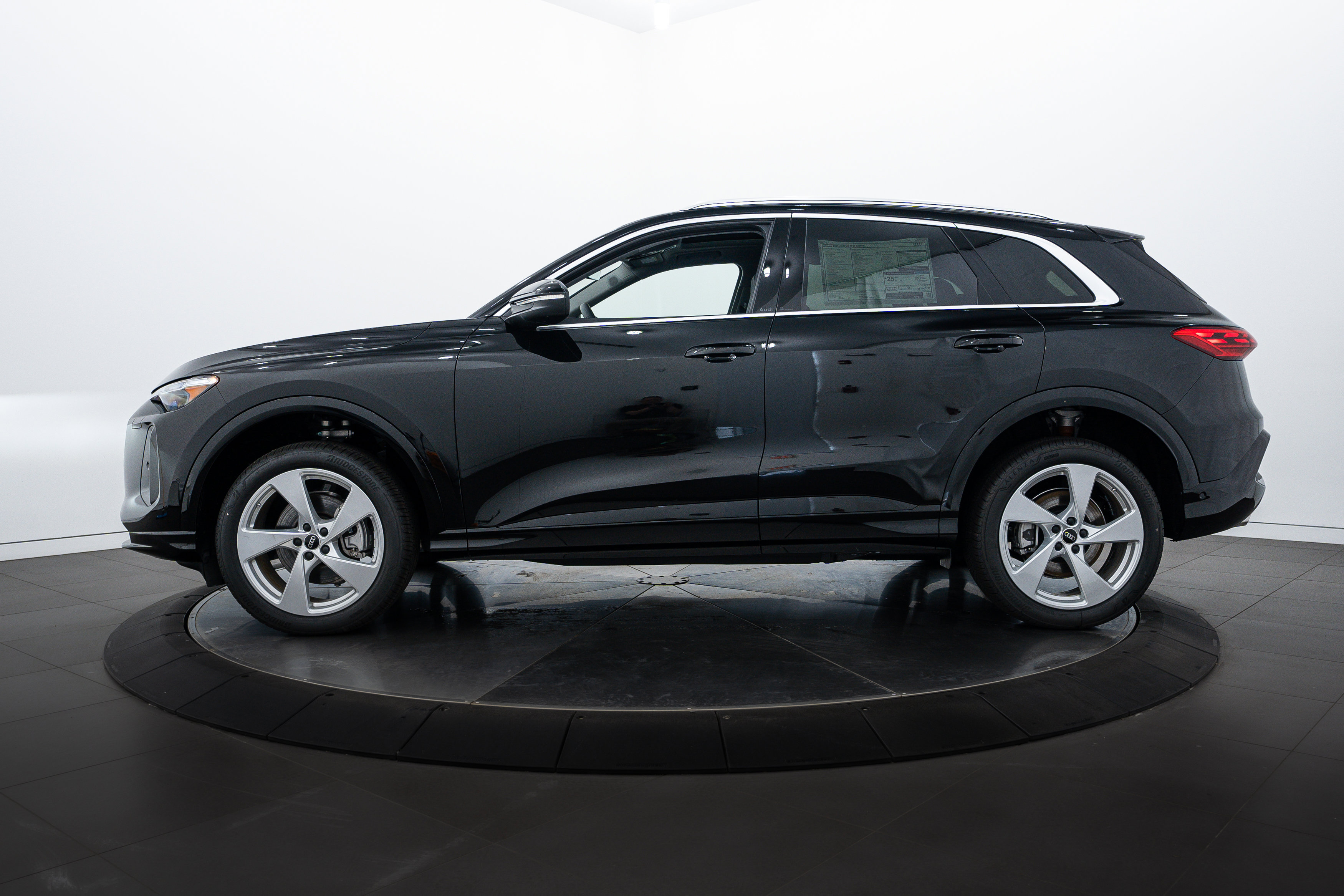 2025 Audi Q5 Premium Plus photo 5