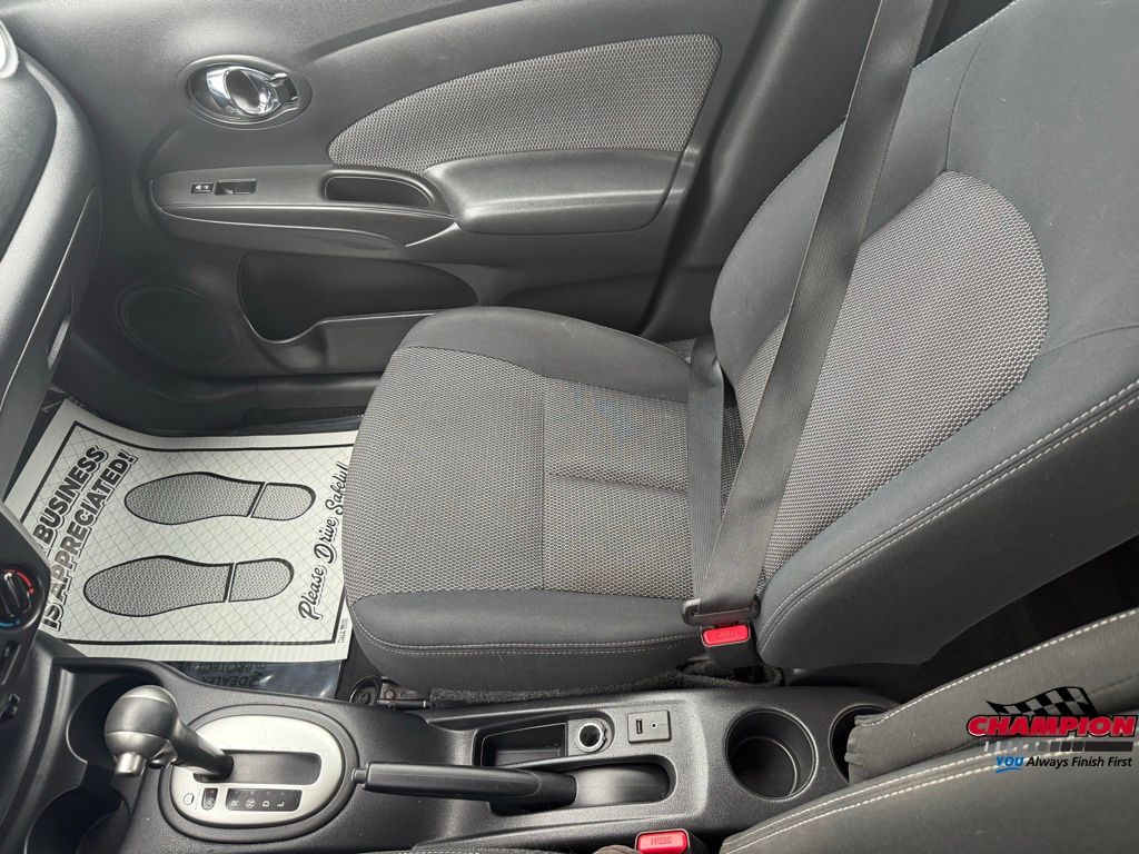 2016 Nissan Versa 1.6 SV photo 22