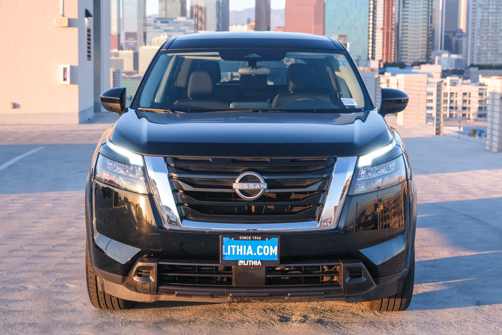2023 Nissan Pathfinder S photo 2