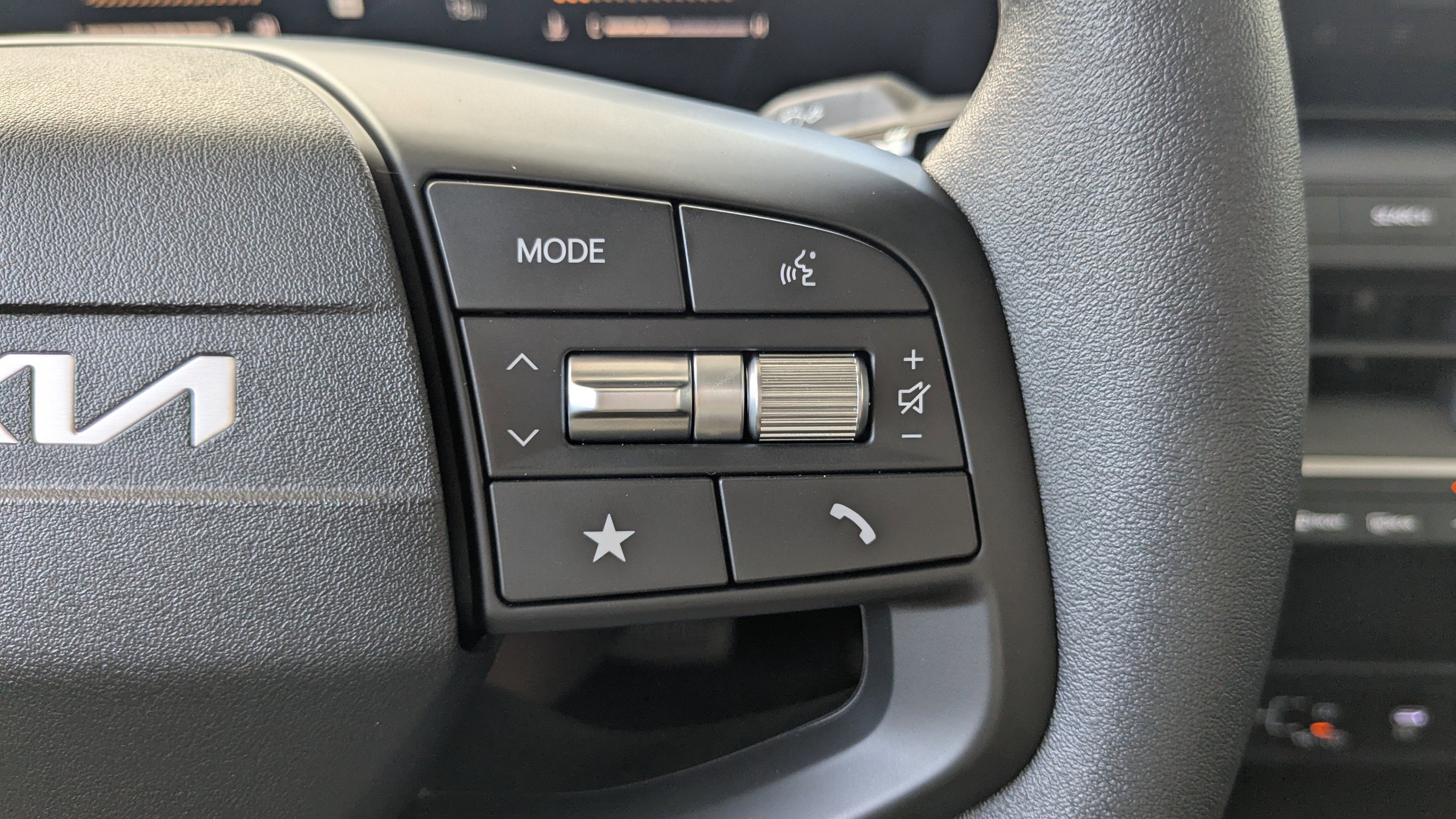 2025 Kia K4 LXS photo 26