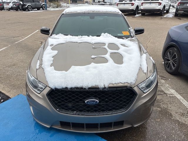 2017 Ford Taurus photo 2