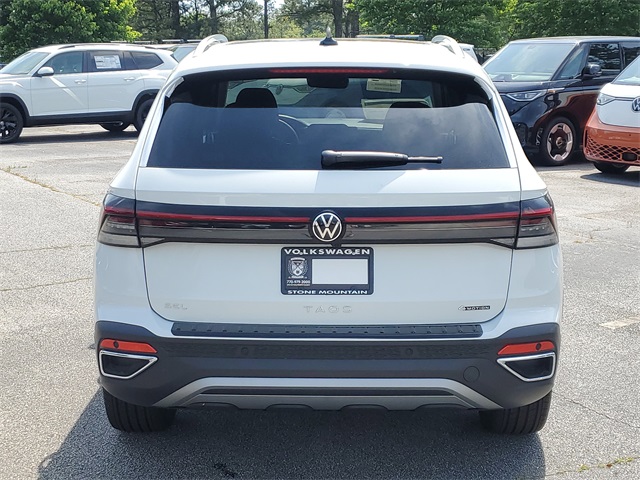 2025 Volkswagen Taos SEL photo 4