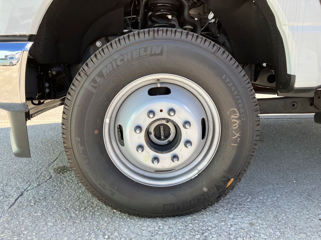 2024 Ford F-350 XL photo 6