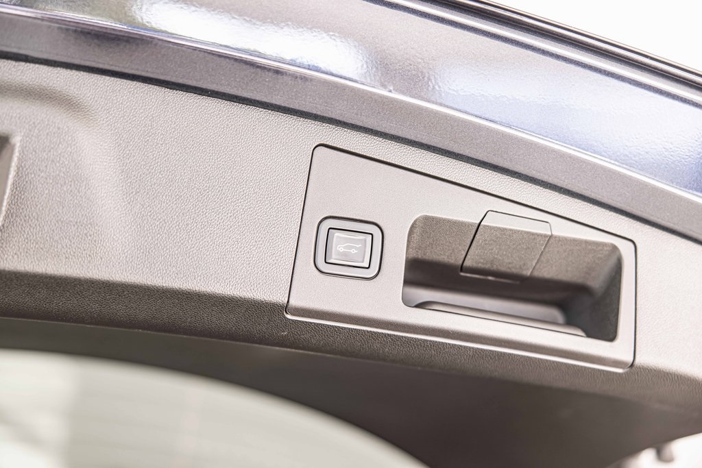 2022 CADILLAC XT4 - Image 18