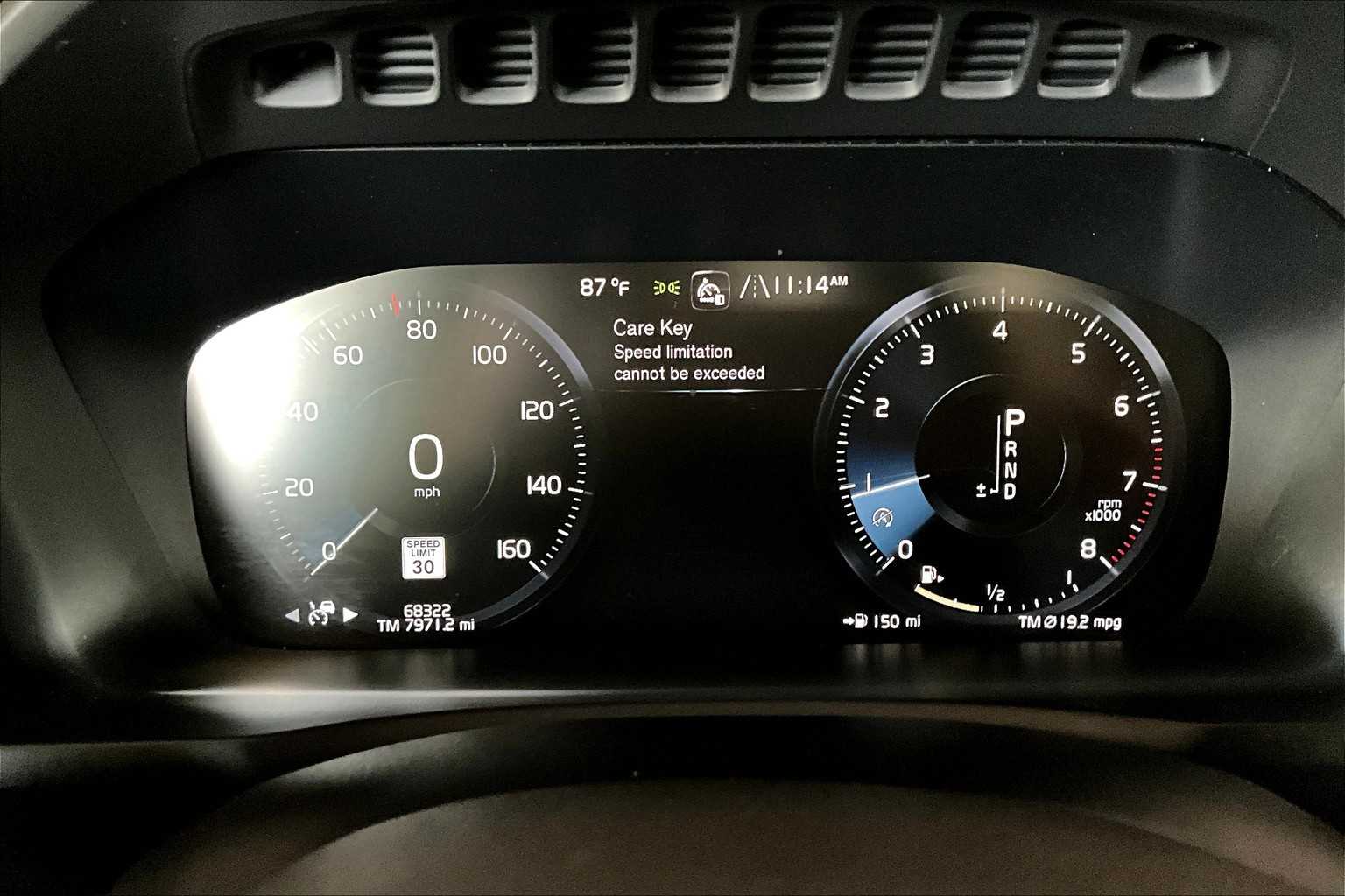 2020 Volvo XC90 Momentum photo 24