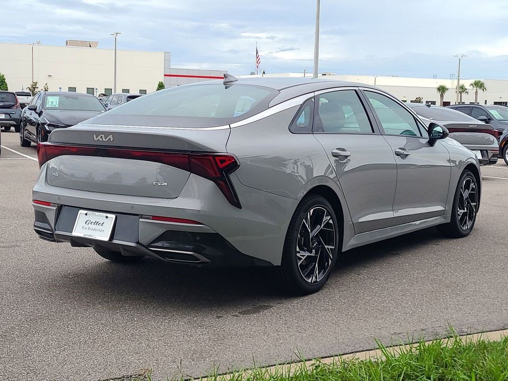 2026 Kia K5 GT-Line photo 5