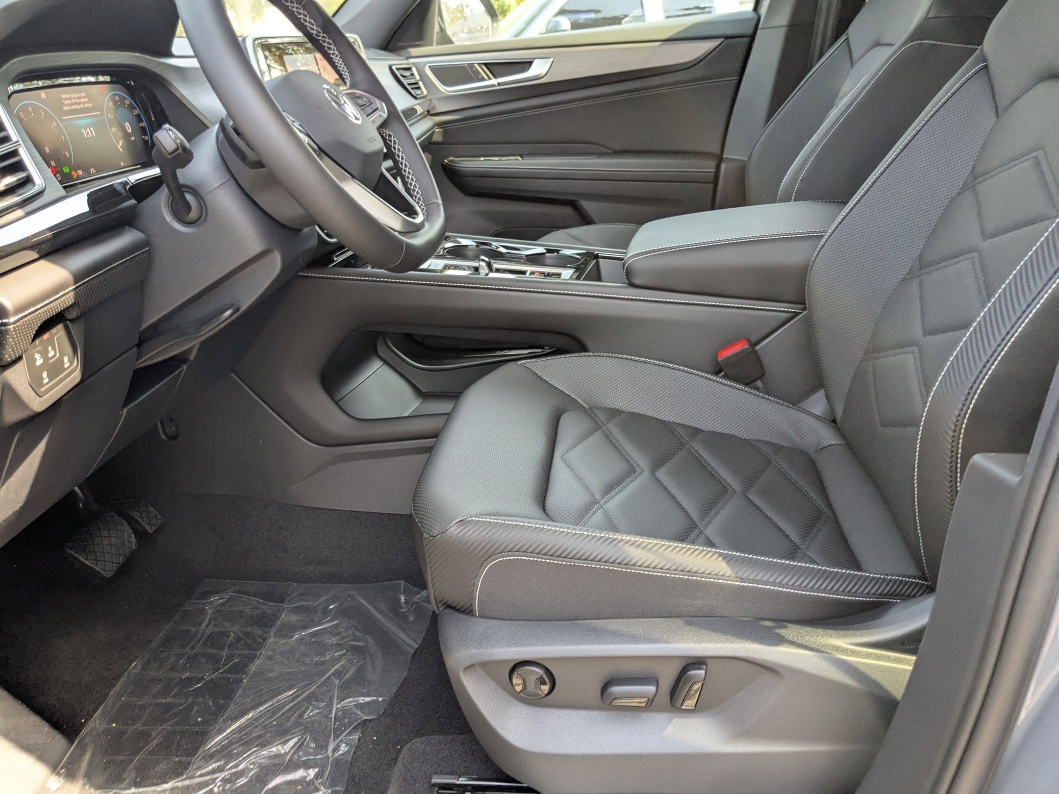 2026 Volkswagen Atlas Cross Sport SE Technology photo 2