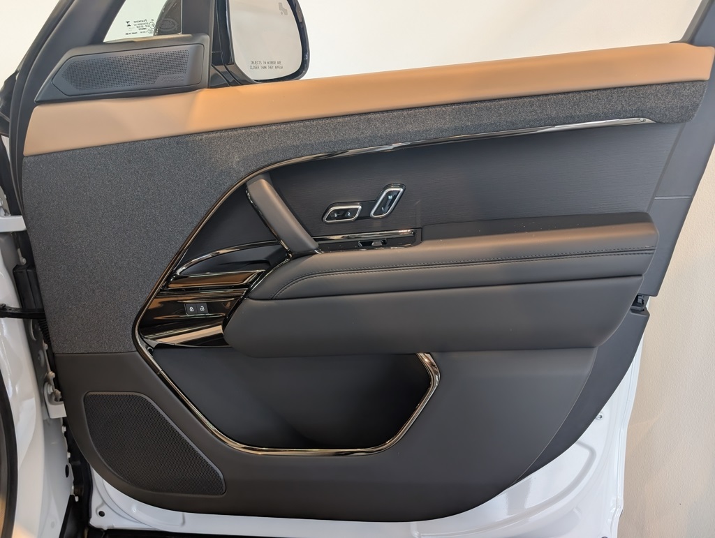 2025 Land Rover Range Rover Sport SE photo 26