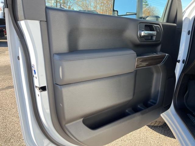 2025 Chevrolet Silverado 2500HD LT photo 14