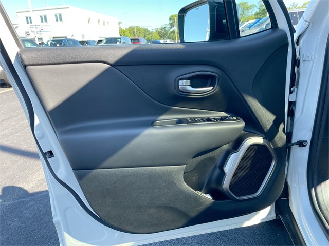 2022 Jeep Renegade Limited photo 3