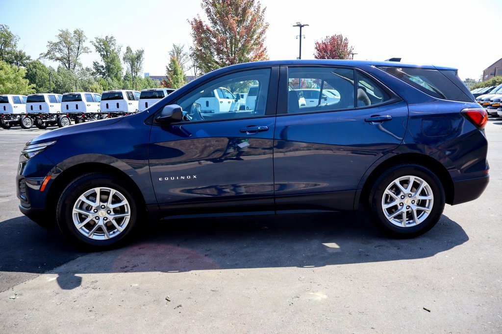 2023 Chevrolet Equinox LS photo 4