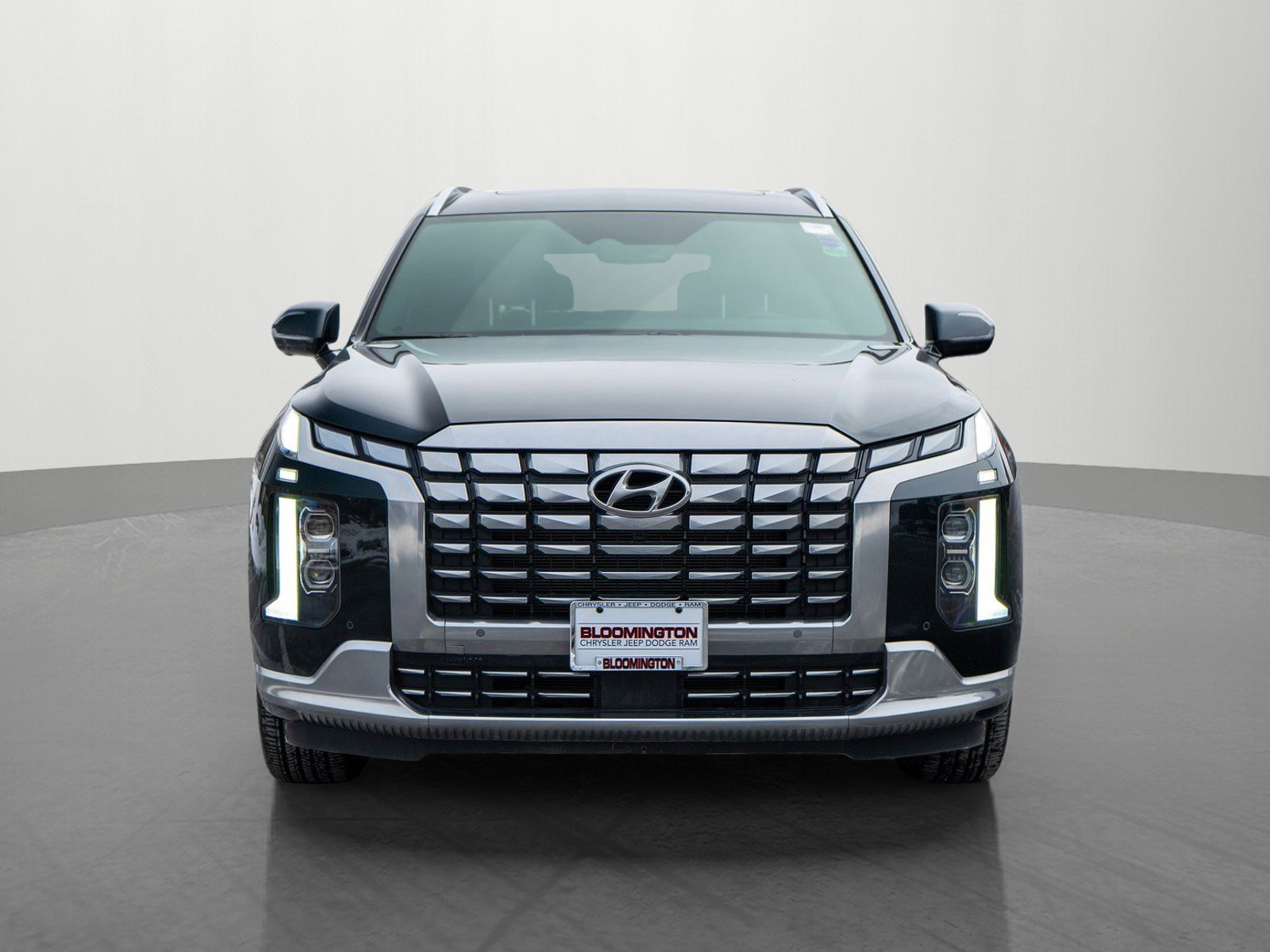 Used 2024 Hyundai Palisade Calligraphy with VIN KM8R7DGE1RU785366 for sale in Minneapolis, Minnesota