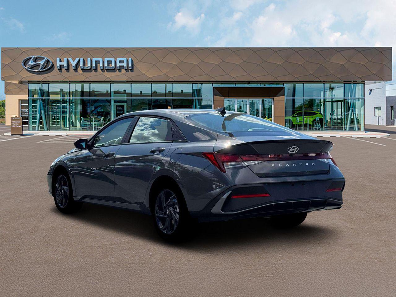 2026 Hyundai Elantra SEL Sport photo 4