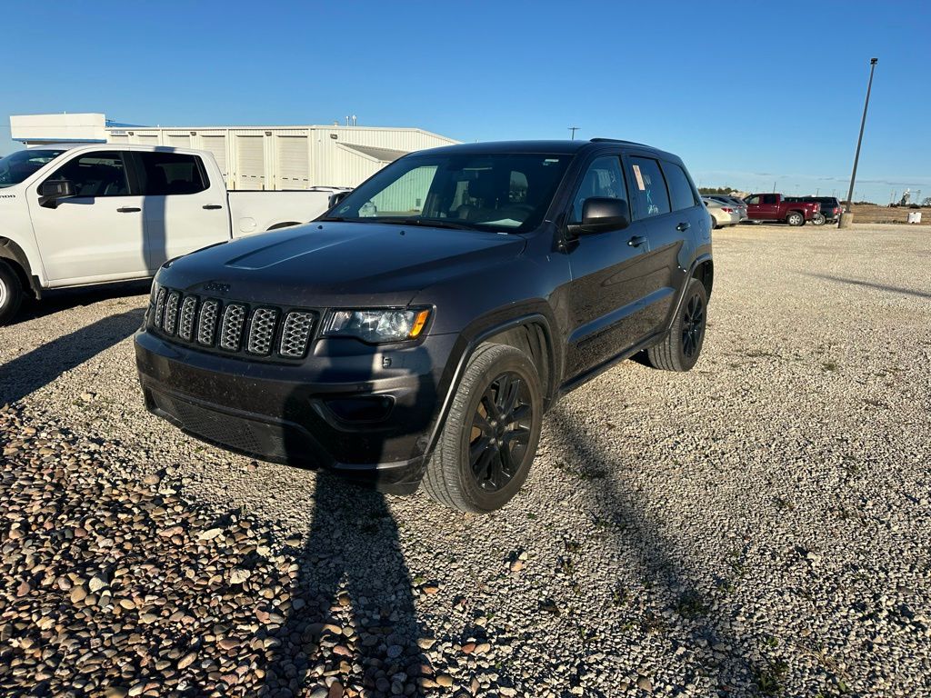 2021 Jeep Grand Cherokee Laredo X photo 2