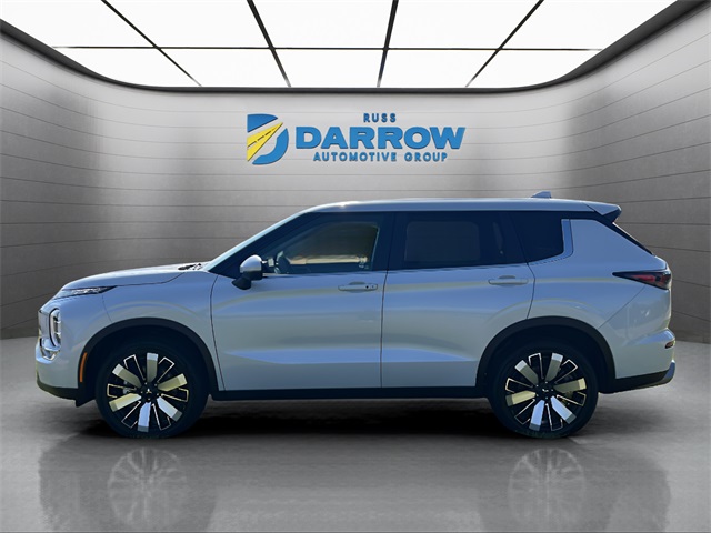 2025 Mitsubishi Outlander SE photo 2