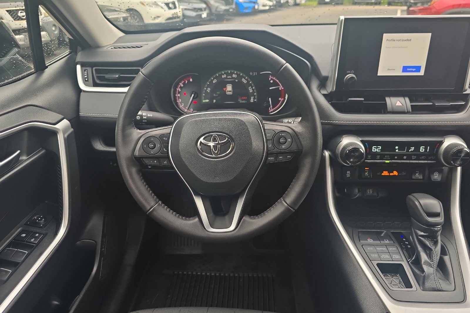 2023 Toyota RAV4 XLE photo 12