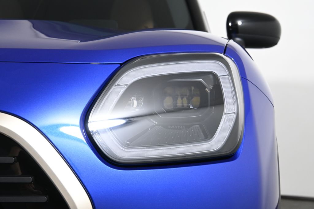 2025 Mini Countryman S ALL4 Iconic photo 9