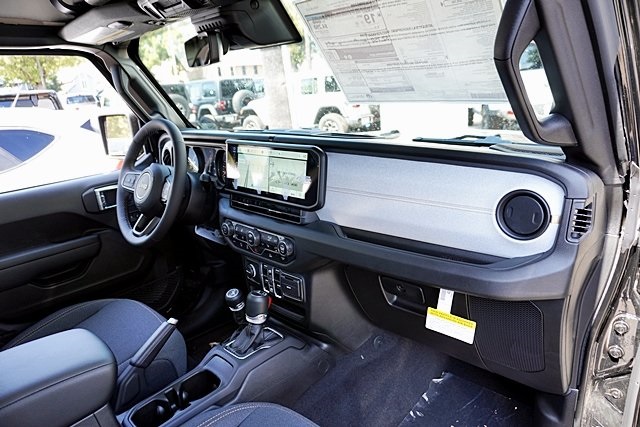 New 2025 Black Clear-Coat Exterior Paint Jeep Sport S image 13