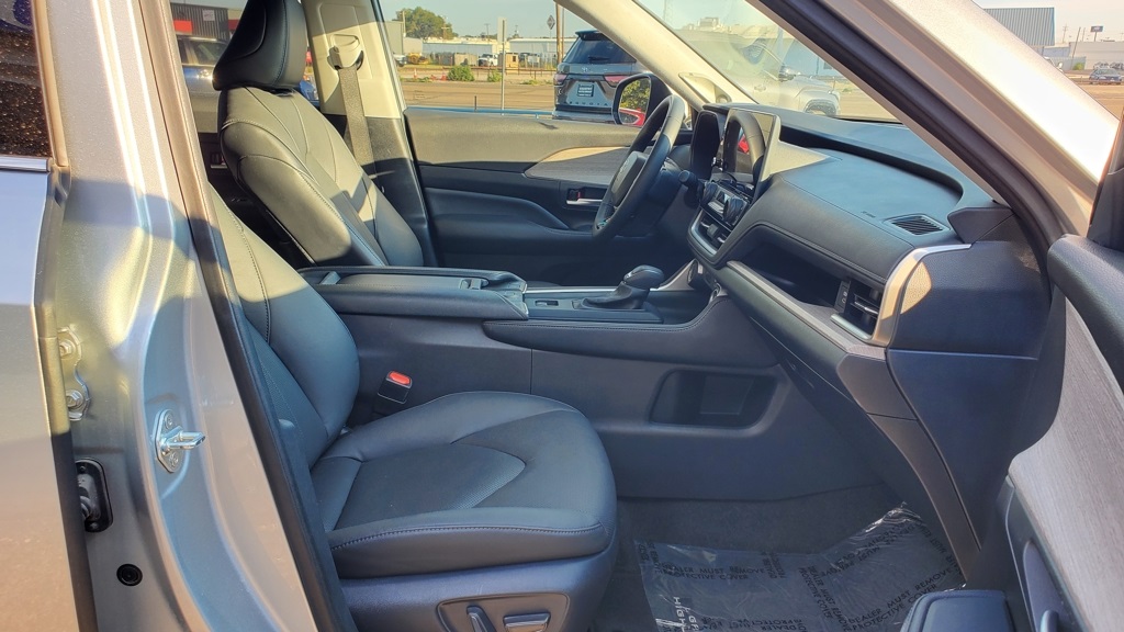 2024 Toyota Grand Highlander Limited photo 43