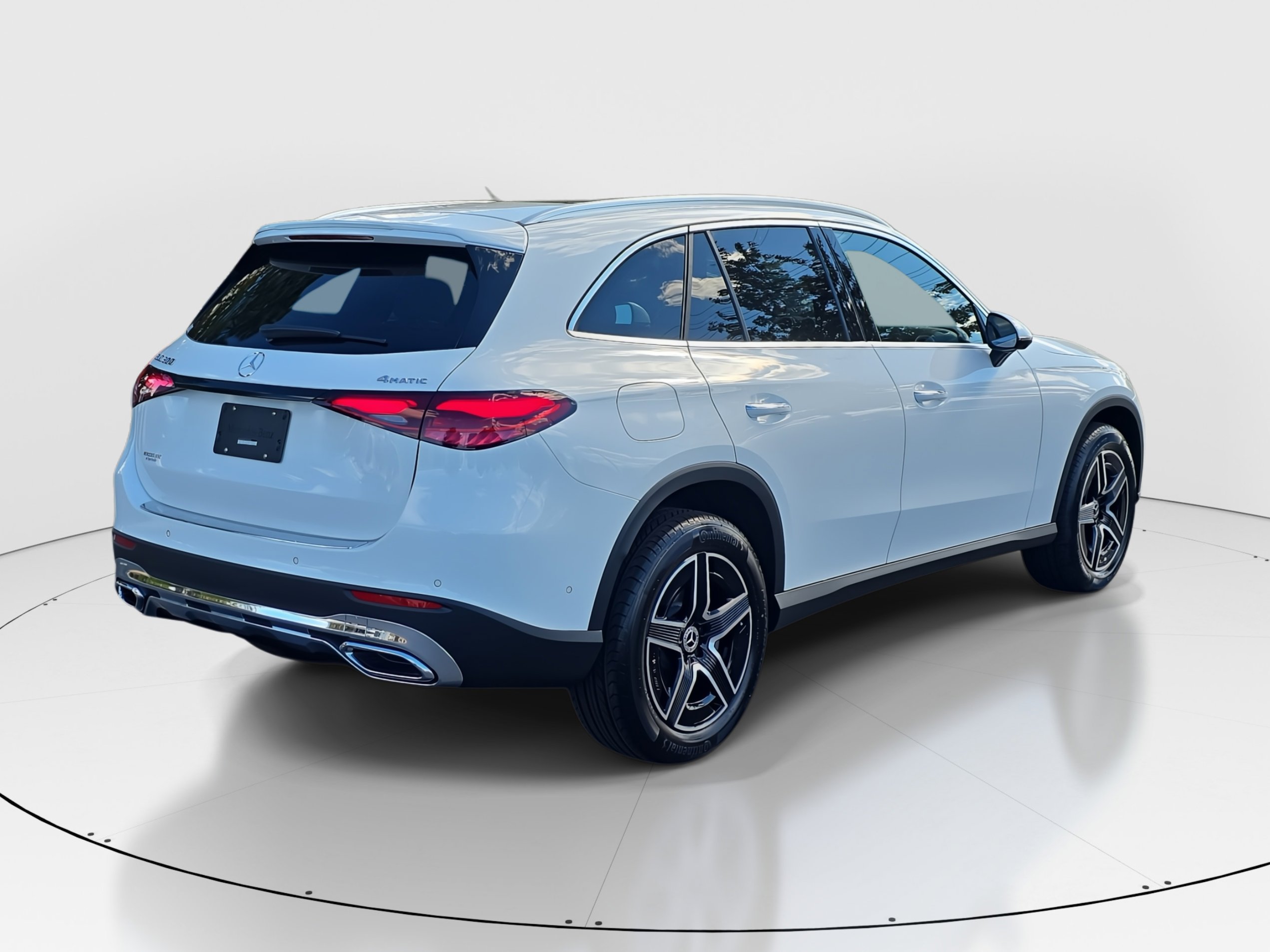 2026 Mercedes Benz GLC 300 4MATIC photo 3