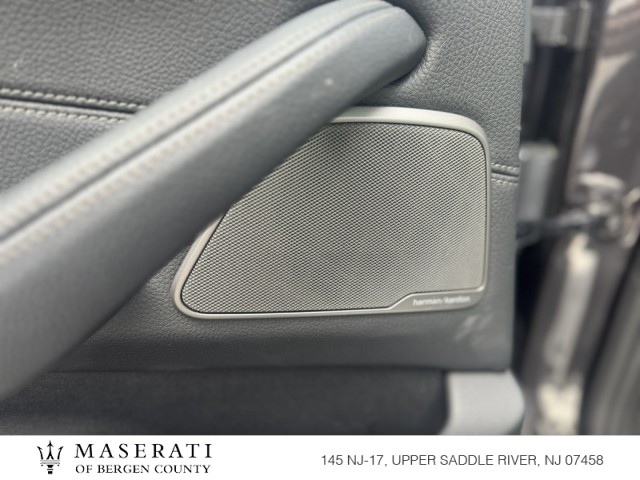 2022 BMW 5 Series 530i's photo