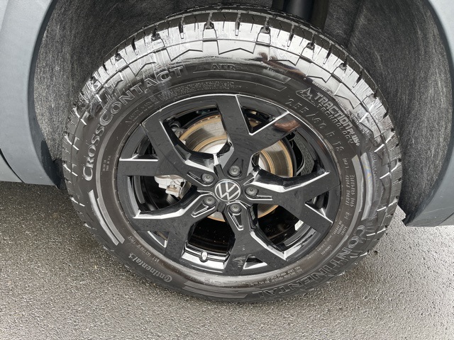 2024 Volkswagen Atlas Peak Edition SEL photo 11