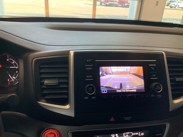 2019 Honda Ridgeline RTL photo 2