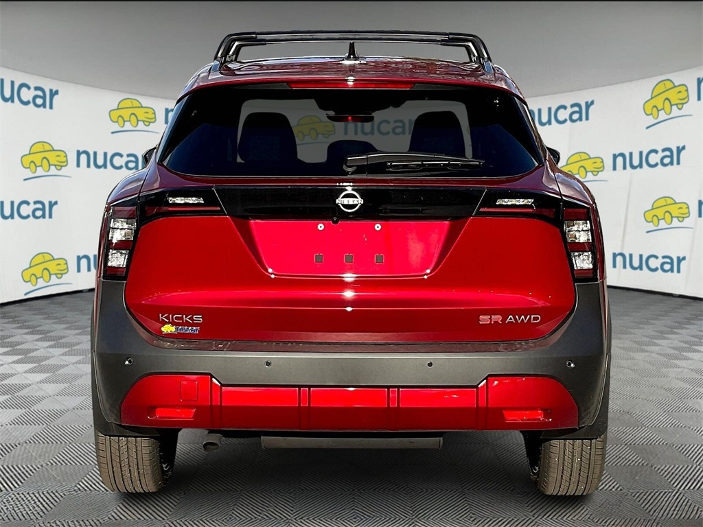 2026 Nissan Kicks SR photo 3
