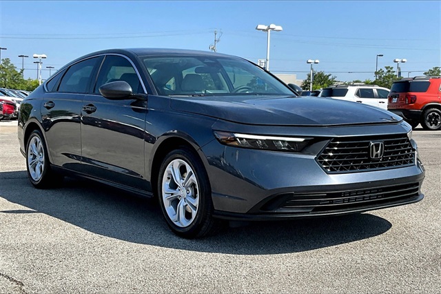 2025 Honda Accord 1.5T LX photo 2