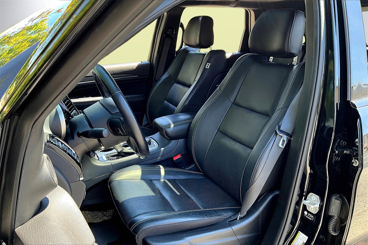 2021 Jeep Grand Cherokee Anniversary Edition photo 20