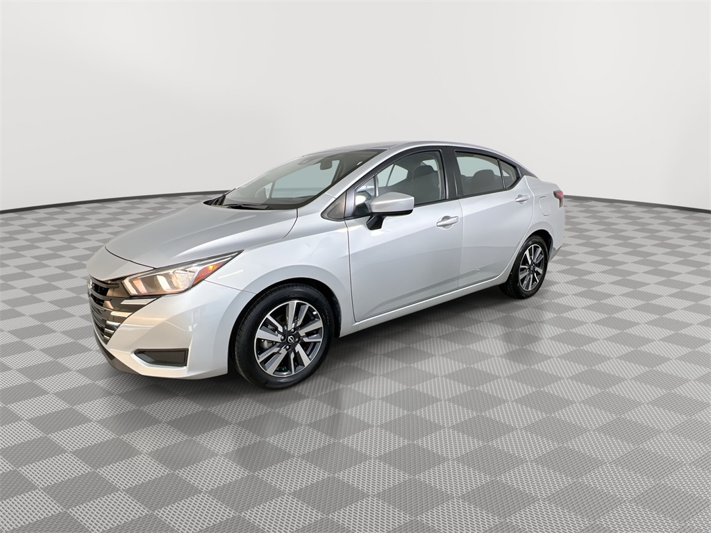 2023 Nissan Versa 1.6 SV photo 4