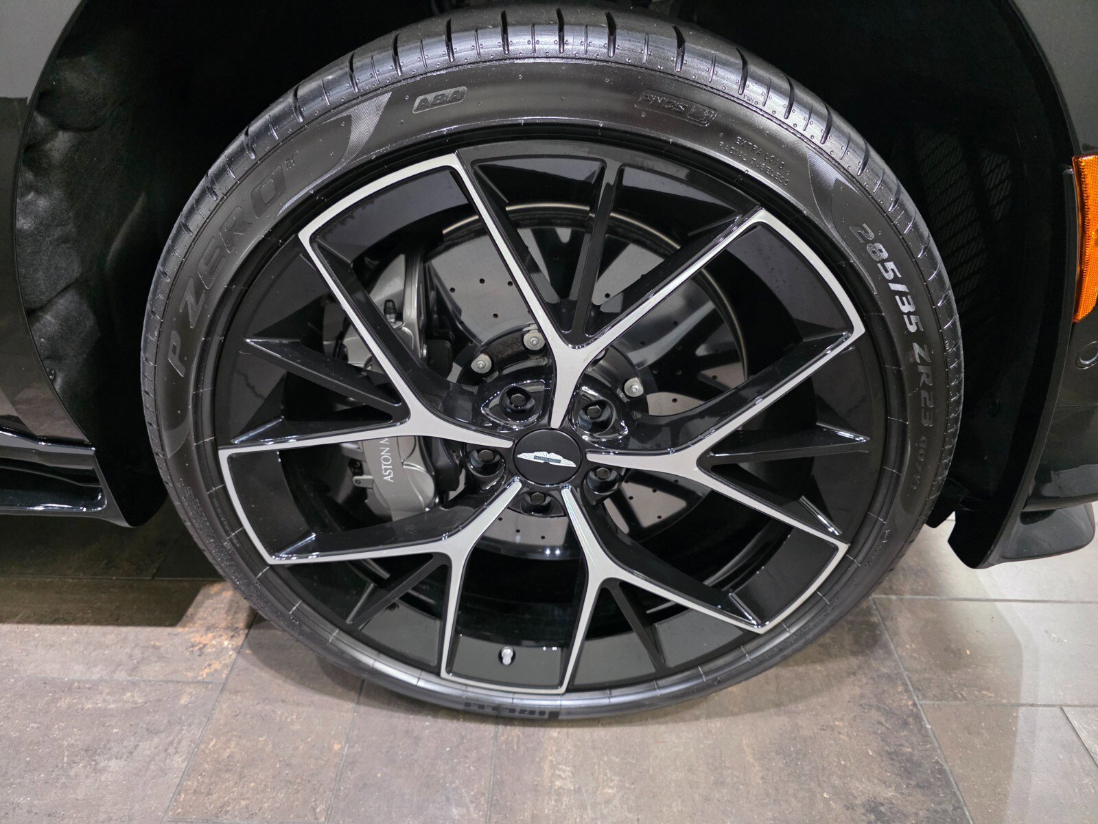 2026 Aston Martin DBX DBX707 photo 4