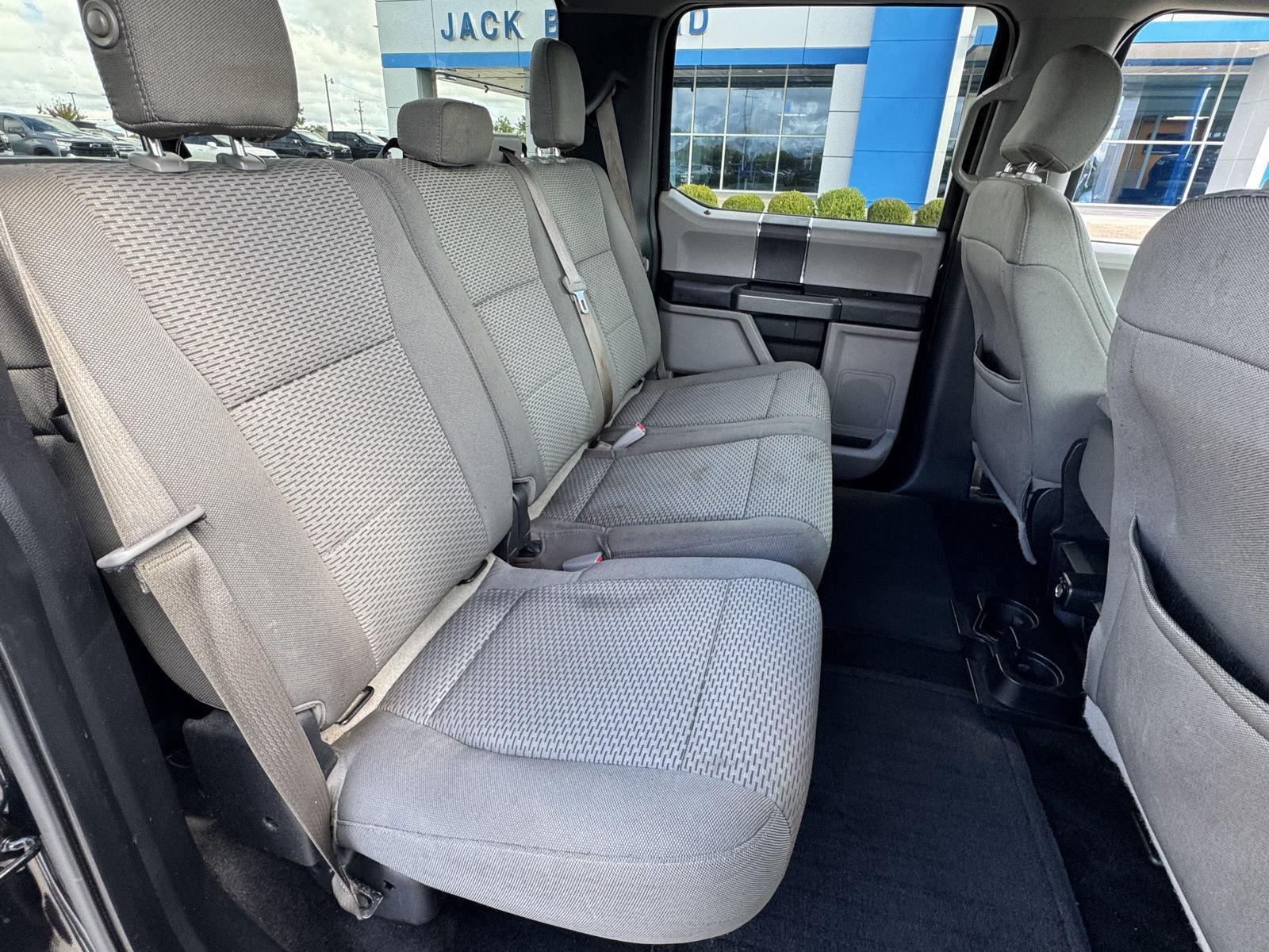 2015 Ford F-150 XLT photo 29