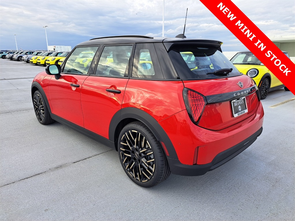 2025 Mini Cooper 4 Door Hardtop Signature photo 5