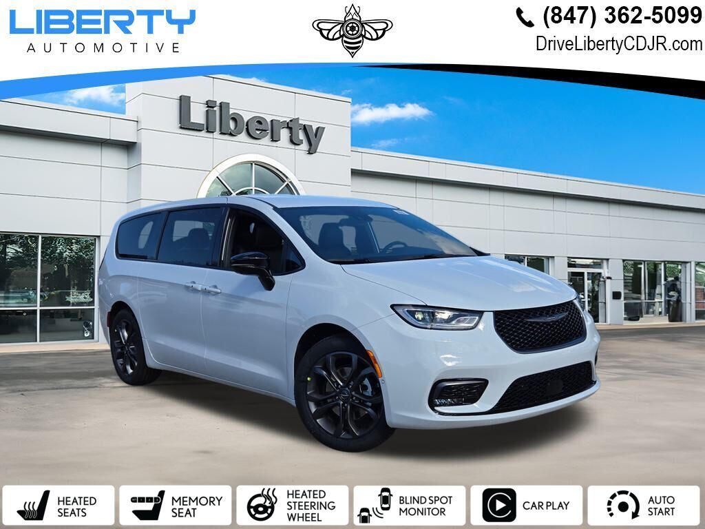 2026 Chrysler Pacifica Select's photo