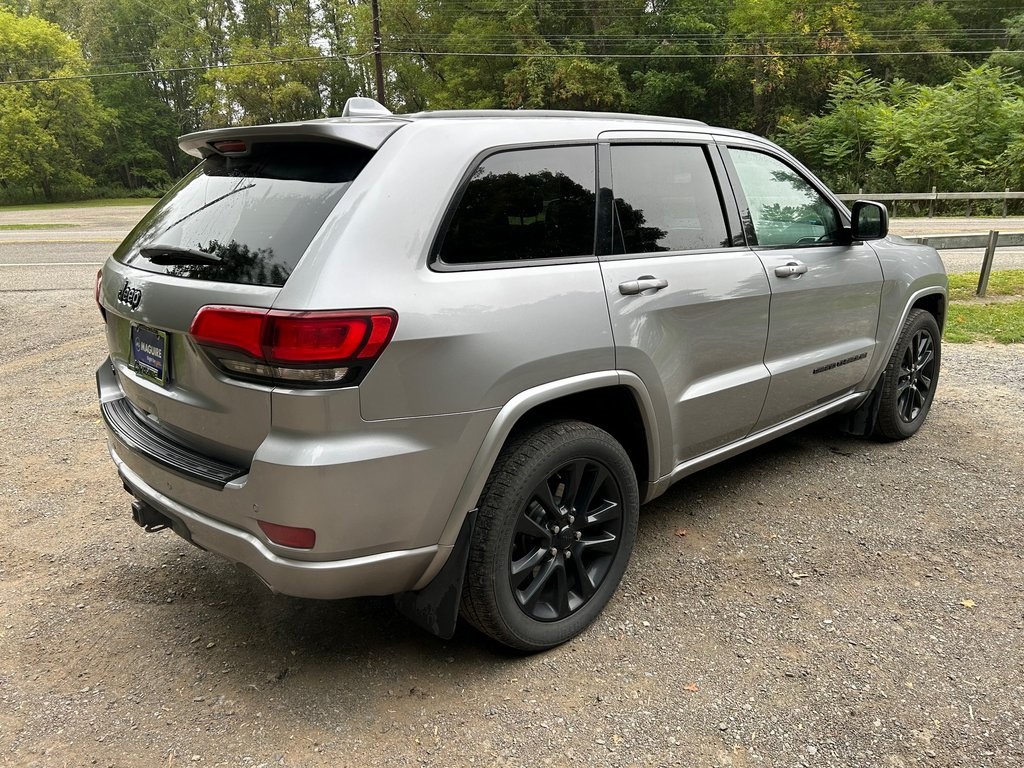 2018 Jeep Grand Cherokee Altitude photo 5