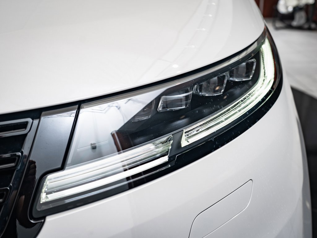 2025 Land Rover Range Rover Sport SE photo 14