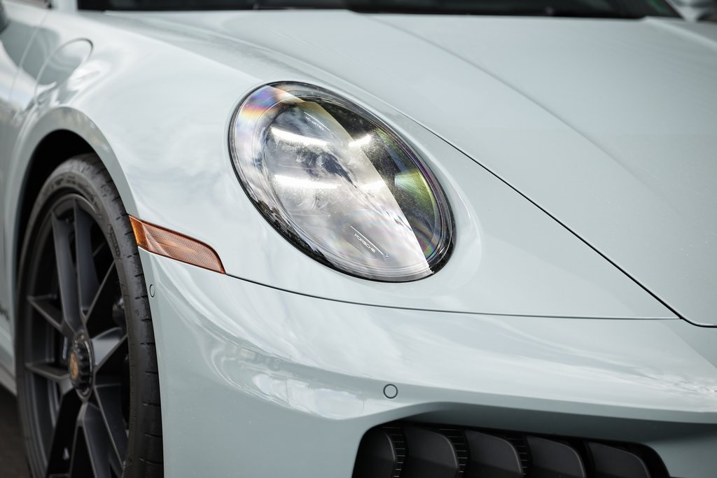 2025 Porsche 911 GTS photo 42
