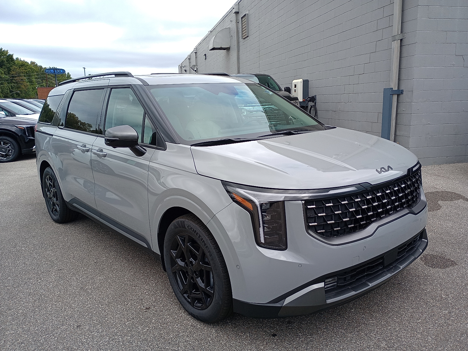 2026 Kia Carnival SX's photo