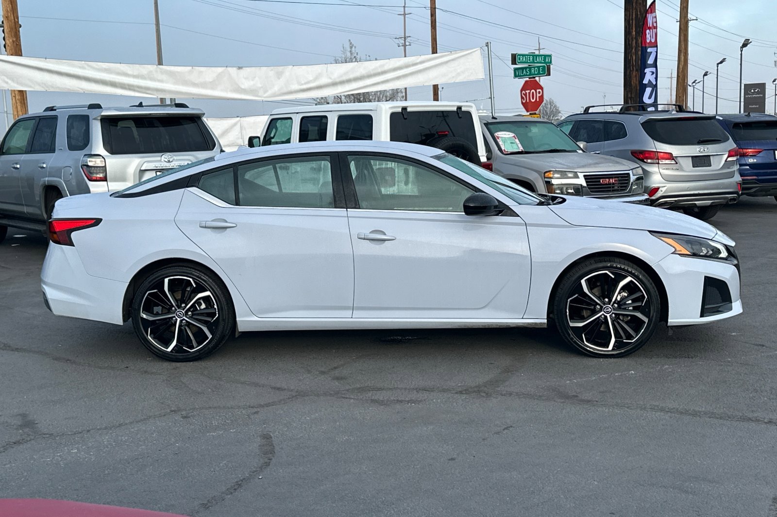 2023 Nissan Altima 2.5 SR photo 3