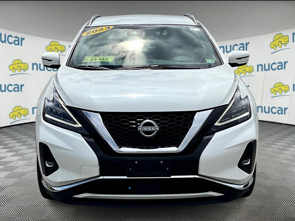 2023 Nissan Murano SV photo 2
