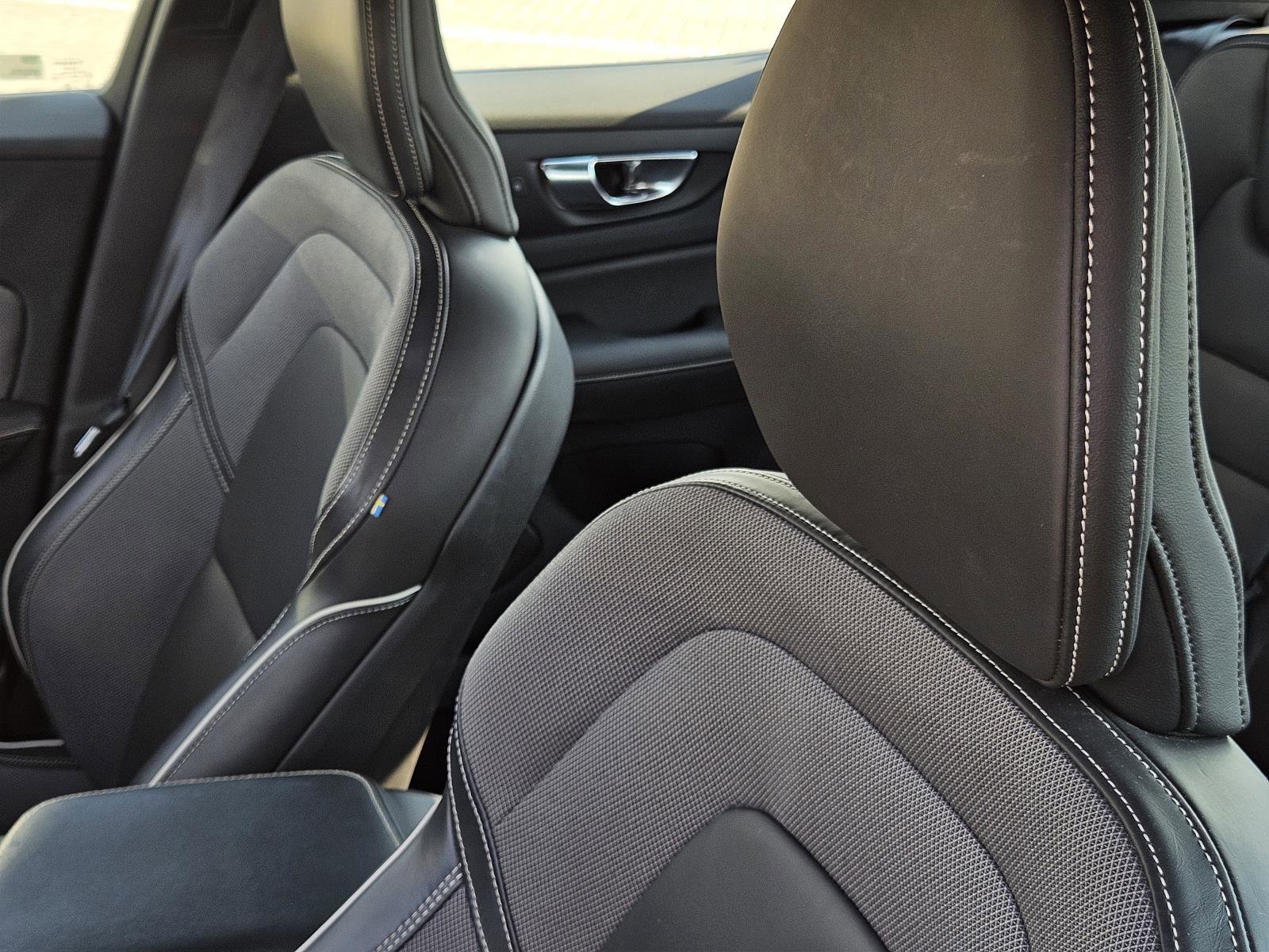 2024 Volvo S60 B5 AWD Plus Black Edition photo 22