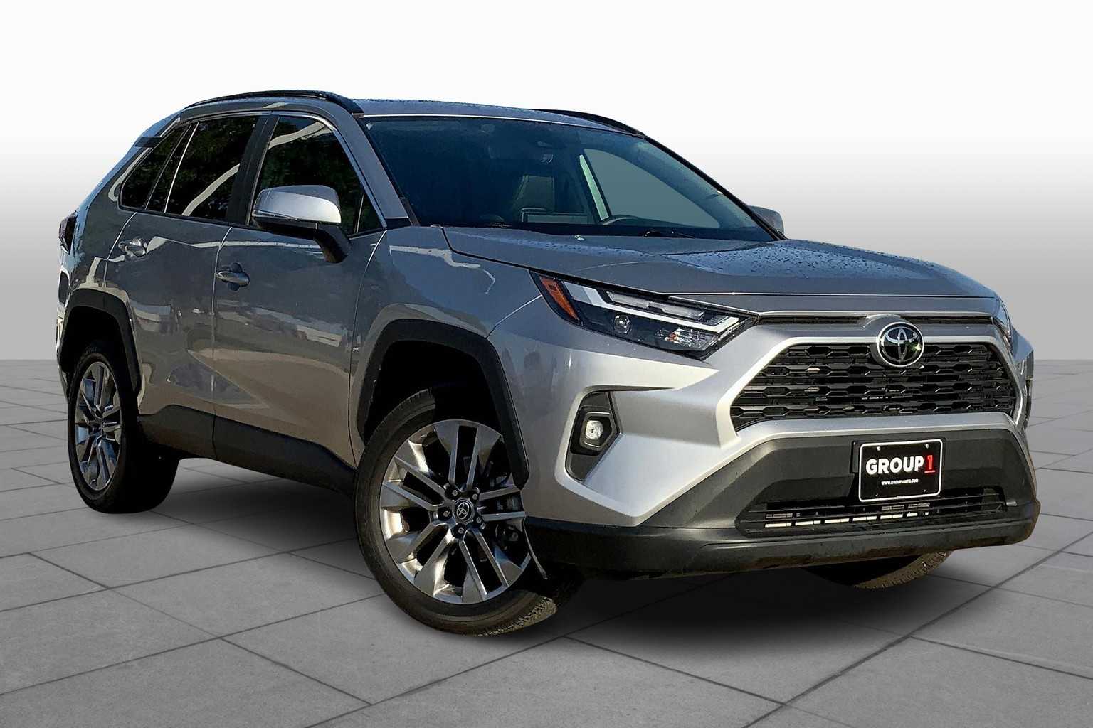 2024 Toyota RAV4 XLE Premium photo 2