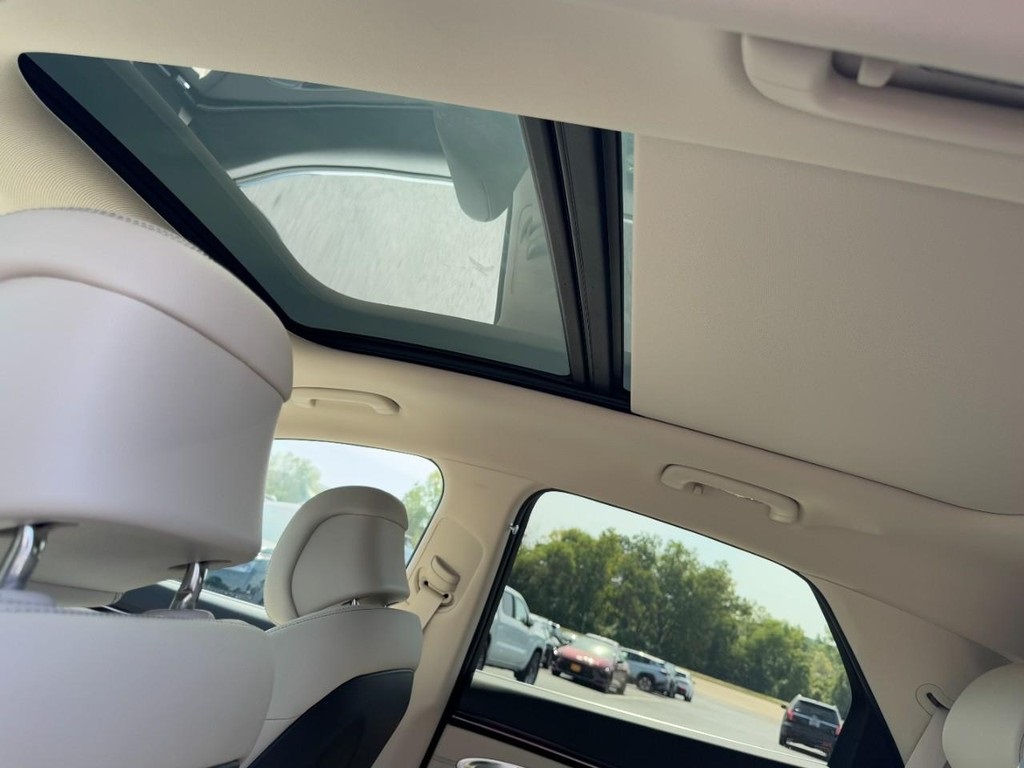 2026 Genesis GV70 2.5T Select photo 8