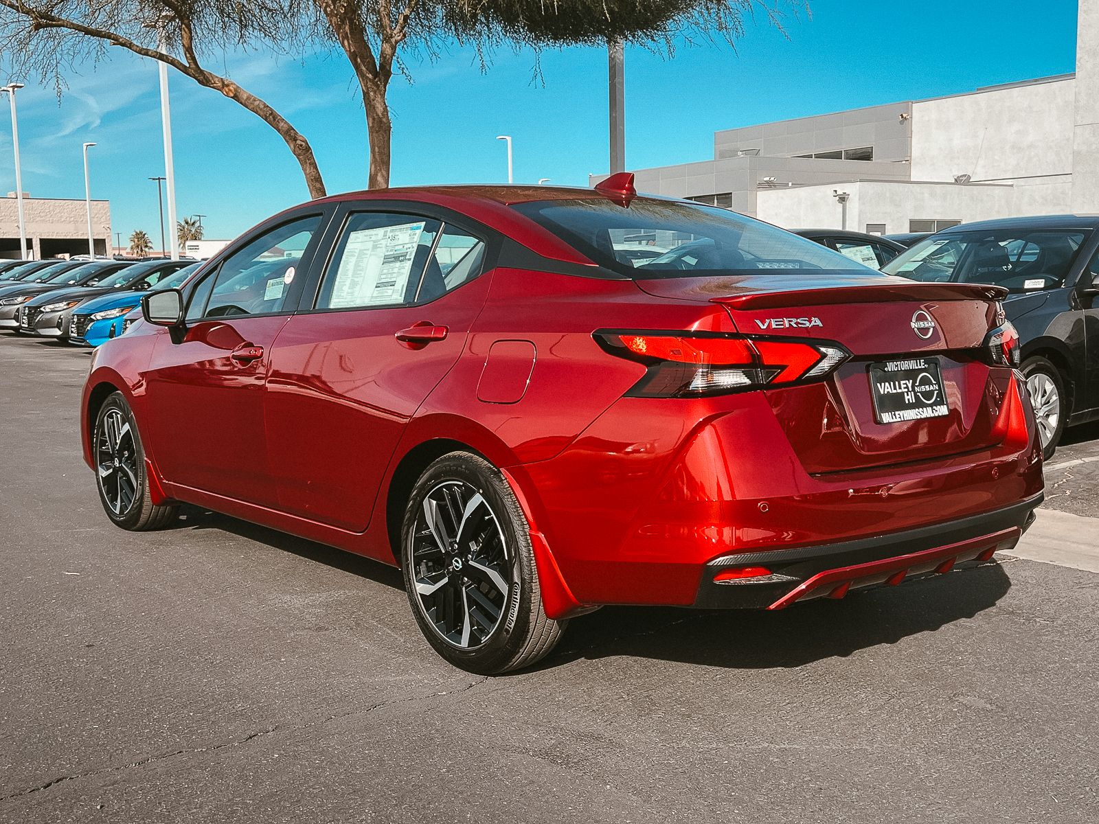 2025 Nissan Versa 1.6 SR photo 3