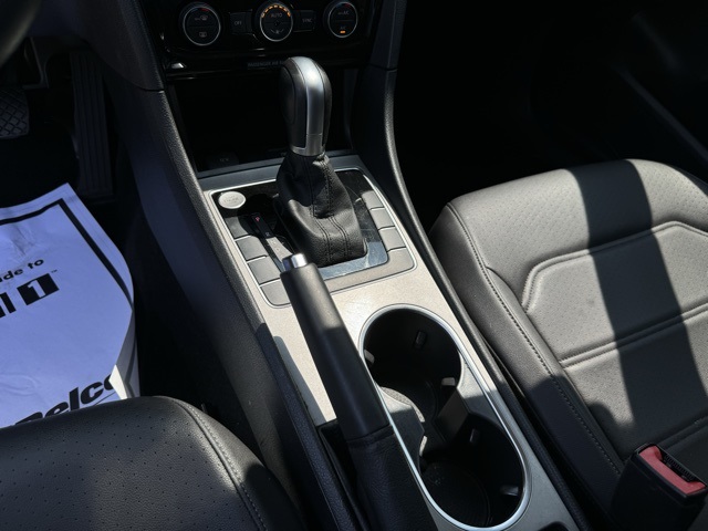 2021 Volkswagen Passat 2.0T SE photo 17