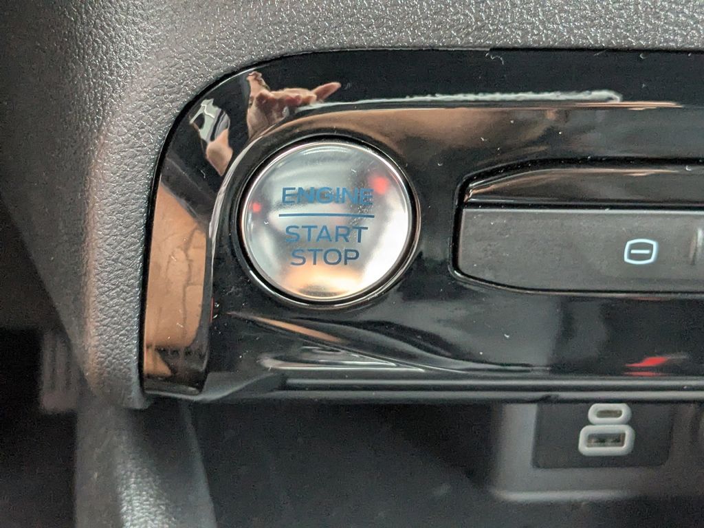 2025 Ford Escape Hybrid ST-Line photo 26