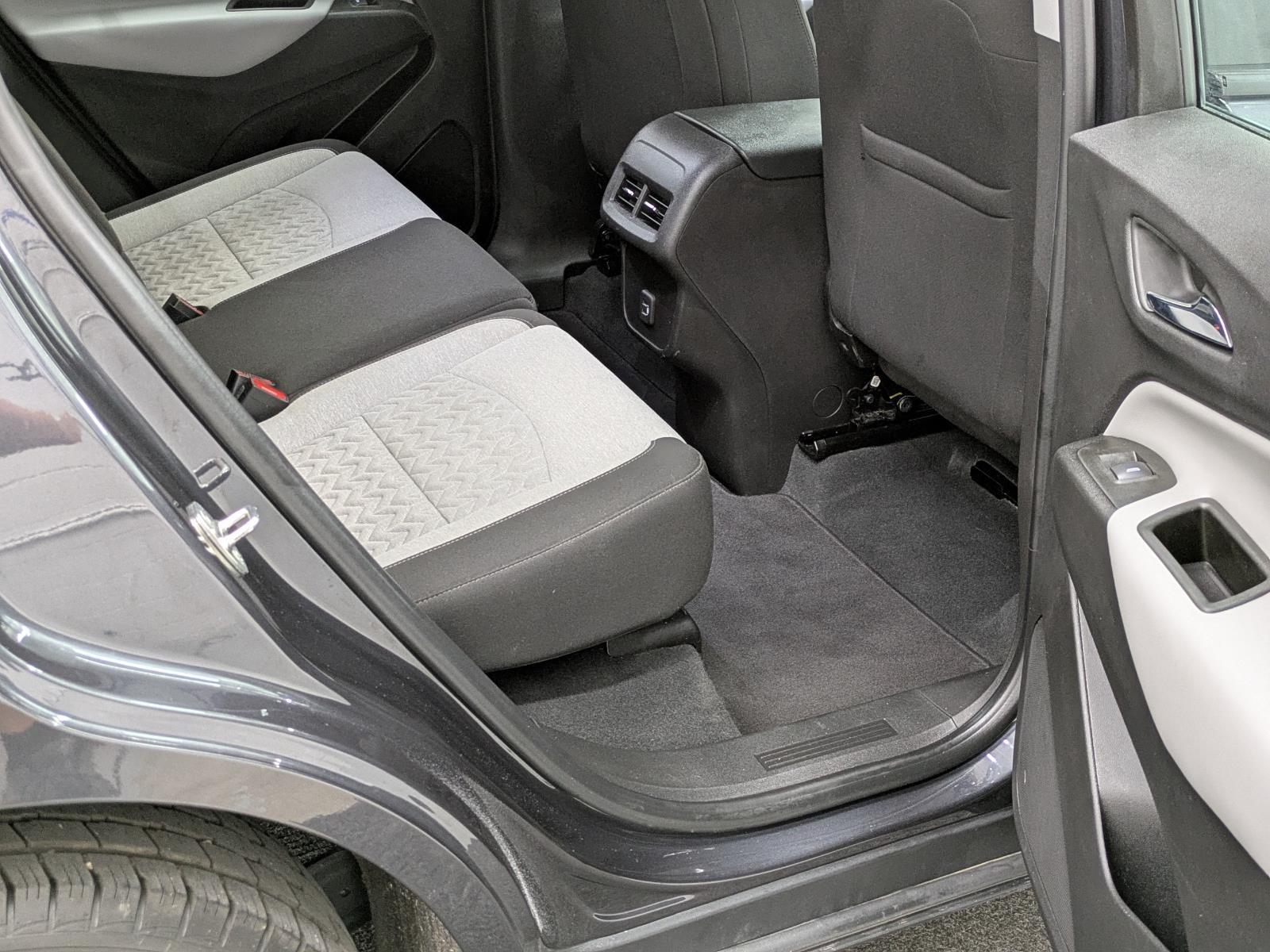 2022 Chevrolet Equinox LS photo 18