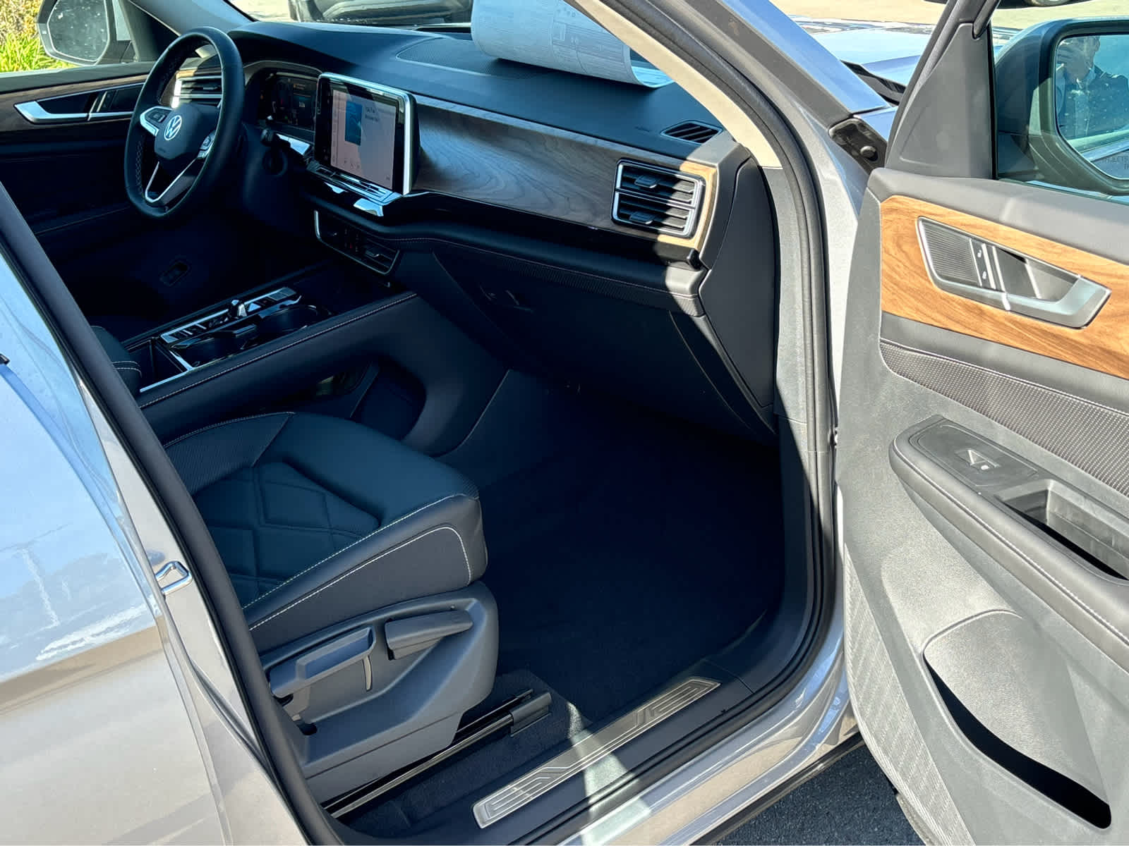 2025 Volkswagen Atlas SE Technology photo 20